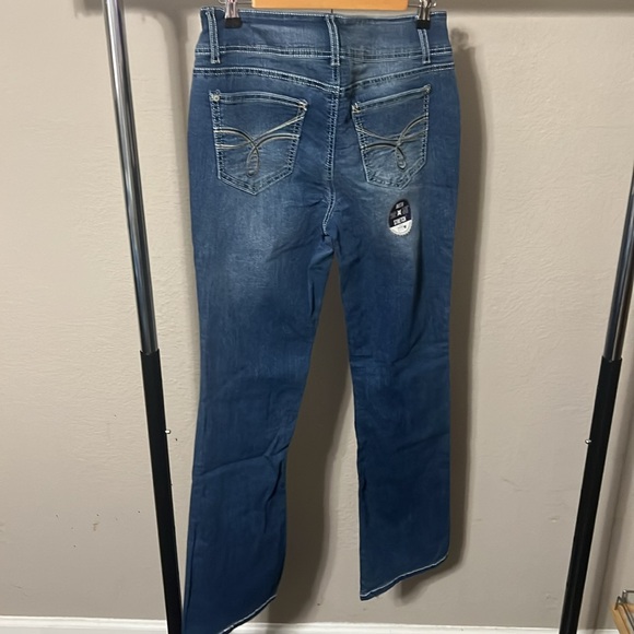 WALLFLOWER Size 9 Bootcut Jeans NWT Curvy fit - Picture 2 of 5